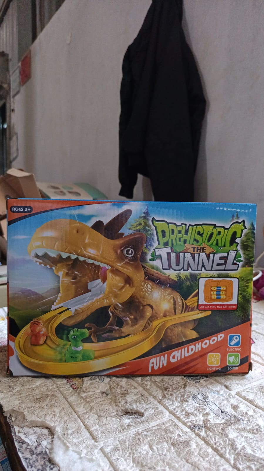 17657 Children Electric Tracks Climb Stair Dinosaur Toys Glowing With Sound Kid Toy Animals Model Interactive Toys 17657 Children Electric Tracks Climb Stair Dinosaur Toys Glowing With Sound Kid Toy Animals Model Interactive Toys